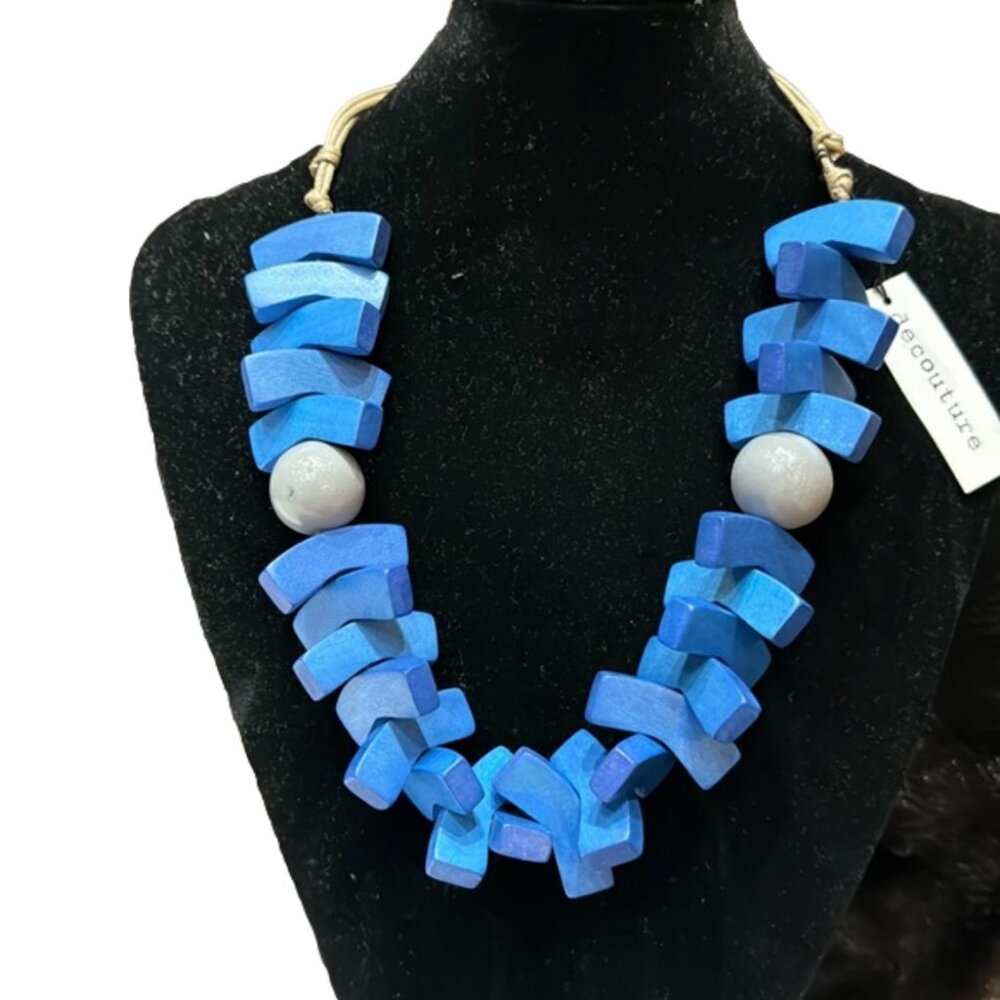 NWT decouture wooden bead lagenlook artsy blue necklace